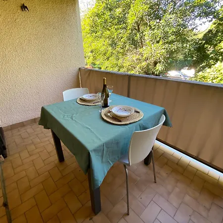 Duplex Calme Pres Des Commodites, - Fr-1-732-94